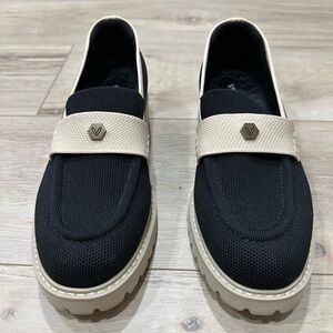 Vivaia Black and Cream Round-Toe Platform Chunky Heel Loafers